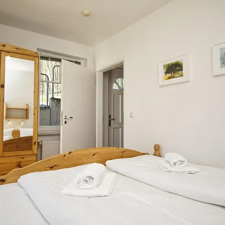 In Ruhiger Lage, Mit Meerblick - Am Sonnenhang 03 Appartement *